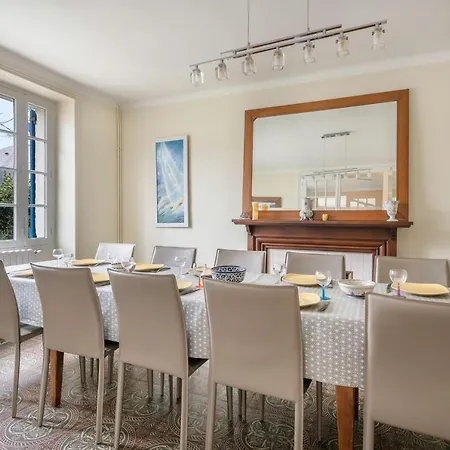 A Pied, Spacieuse Maison Pour 12 La Baule