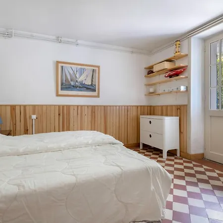 A Pied, Spacieuse Maison Pour 12
